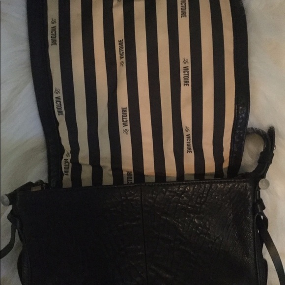 Pour La Victoire Genuine Pebbled Leather Saddle Crossbody Purse Bag - Picture 2 of 5